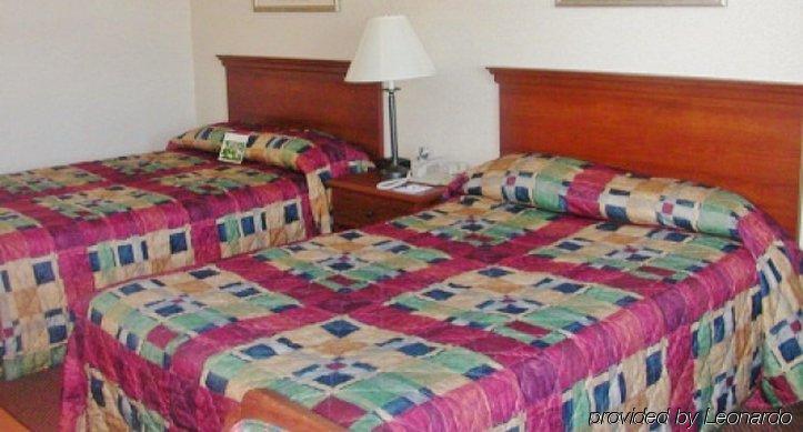 AmeriVu Inn&Suites Lomira Bagian luar foto