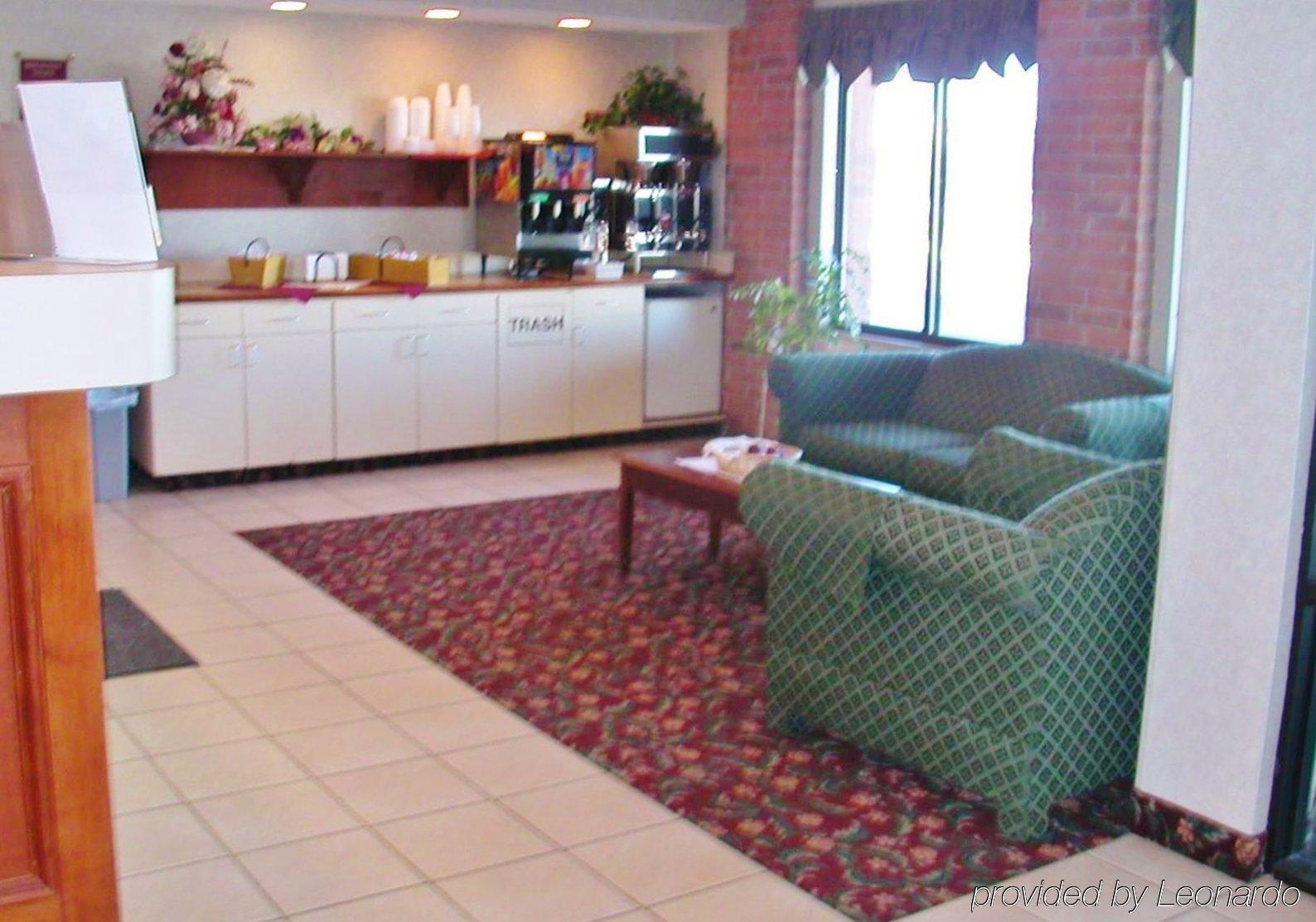 AmeriVu Inn&Suites Lomira Bagian luar foto